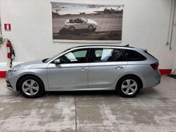 Grigio Usata 2021 Skoda Octavia G-TEC Executive Station wagon | 15.900 € (Buon prezzo)