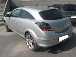 Grigio Usata 2006 Opel Astra GTC Sport Tre volumi | 1499 € (Super prezzo)