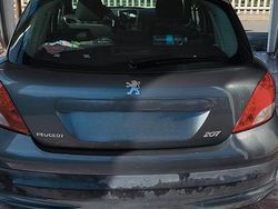 Usata 2010 Peugeot 207 Tre volumi | 3000 € (Buon prezzo)