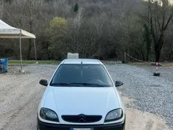 Usata 2000 Citroën Saxo Due volumi | 3000 € (Molto cara)