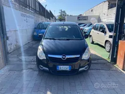 Nero Usata 2010 Opel Agila Enjoy Monovolume | 3900 € (Buon prezzo)