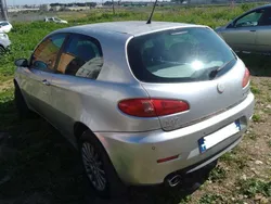 Grigio Usata 2005 Alfa Romeo 147 Distinctive Due volumi | 1600 € (Buon prezzo)