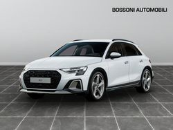 Bianco Nuova 2025 Audi A3 Ambiente Tre volumi | 48.772 € (Molto cara)