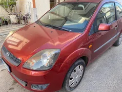 Usata 2006 Ford Fiesta Due volumi | 2000 € (Buon prezzo)
