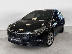Nero Usata 2017 Opel Astra Innovation Tre volumi | 11.400 € (Buon prezzo)