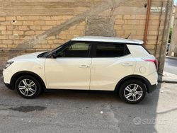 Usata 2015 Ssangyong (KGM) Tivoli SUV | 8500 € (Cara)