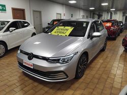 Reflex silver / metallizzato Usata 2022 VW Golf VIII Life | 19.800 € (Ottimo prezzo)
