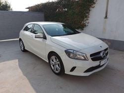 Polar white Usata 2018 Mercedes A160 Tre volumi | 16.400 € (Buon prezzo)