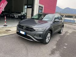 Grigio Usata 2023 VW T-Roc Life SUV | 21.900 € (Buon prezzo)