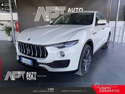 Bianco Usata 2017 Maserati Levante SUV | 32.900 € (Cara)