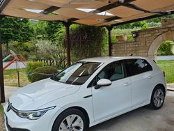 Bianco Usata 2022 VW Golf VIII Style Tre volumi | 18.900 € (Buon prezzo)
