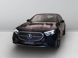 Nero ossidiana Usata 2025 Mercedes E220 Business Tre volumi | 64.500 € (Buon prezzo)