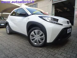 Pastello bianco Usata 2023 Toyota Aygo Active Due volumi | 13.800 € (Buon prezzo)