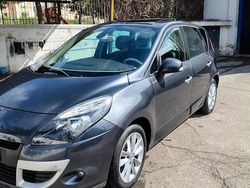 Grigio Usata 2009 Renault Scénic Monovolume | 3000 €