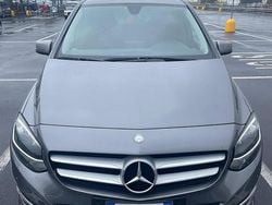 Grigio Usata 2016 Mercedes 180 Tre volumi | 17.900 €