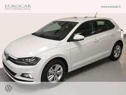 Pure white Usata 2019 VW Polo Comfortline Tre volumi | 13.900 € (Buon prezzo)