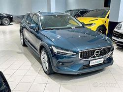 Blu Usata 2020 Volvo V60 CC Business Edition Station wagon | 22.900 € (Buon prezzo)