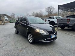 Nero Usata 2015 Lancia Ypsilon Platinum Due volumi | 8000 € (Cara)