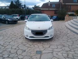Bianco Usata 2012 Peugeot 208 Allure Due volumi | 7200 € (Cara)
