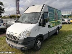 Bianco Usata 2013 Iveco Daily Tre volumi | 10.900 € (Ottimo prezzo)