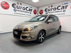 Oro Usata 2010 Renault Scénic III Luxe Monovolume | 3999 € (Buon prezzo)