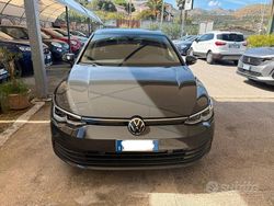 Grigio Usata 2021 VW Golf Style Tre volumi | 20.500 € (Cara)