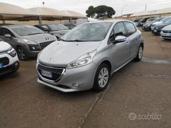 Grigio Usata 2014 Peugeot 208 Active Due volumi | 7650 € (Buon prezzo)