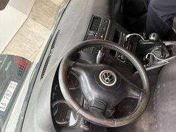 Grigio Usata 2008 VW Bora Tre volumi | 2800 €