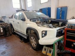 Bianco Usata 2021 Mitsubishi L200 Pick-up | 12.000 €