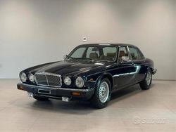 Blu/azzurro Usata 1986 Jaguar XJ12 Sovereign Tre volumi | 18.500 €