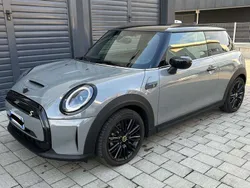 Grigio Usata 2022 Mini Cooper SE Due volumi | 24.399 € (Molto cara)