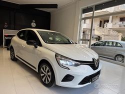 Bianco Usata 2023 Renault Clio V Tre volumi | 12.950 € (Super prezzo)