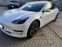 Bianco Usata 2022 Tesla Model 3 Standard Range Tre volumi | 28.000 € (Buon prezzo)