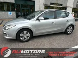 Grigio Usata 2010 Hyundai i30 Tre volumi | 3990 € (Cara)