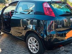 Usata 2009 Fiat Punto Due volumi | 2500 € (Molto cara)