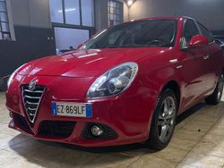 Rosso Usata 2015 Alfa Romeo Giulietta Exclusive Tre volumi | 6500 € (Buon prezzo)