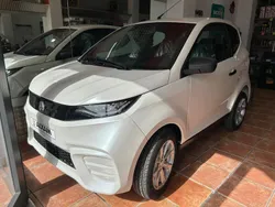 Bianco Nuova 2025 Aixam City Tre volumi | 12.800 € (Cara)