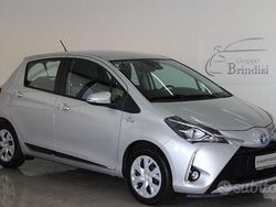 Grigio Usata 2018 Toyota Yaris Hybrid Active Tre volumi | 11.700 € (Buon prezzo)