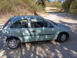 Verde Usata 2001 Opel Corsa Club Tre volumi | 2000 € (Molto cara)