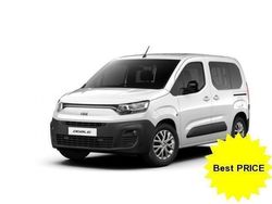 Grigio metallizzato Usata 2023 Fiat Doblò Monovolume | 24.490 € (Molto cara)