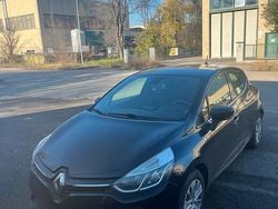 Nero Usata 2016 Renault Clio IV Zen Tre volumi | 7000 € (Buon prezzo)