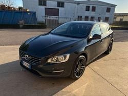Grigio Usata 2015 Volvo V60 Momentum Station wagon | 9600 € (Buon prezzo)