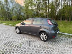 Grigio Usata 2013 Fiat Punto Tre volumi | 4800 € (Buon prezzo)