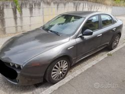 Grigio Usata 2006 Alfa Romeo 159 Tre volumi | 3000 € (Buon prezzo)