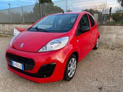 Rosso Usata 2014 Peugeot 107 Active Due volumi | 4990 € (Buon prezzo)