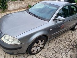 Usata 2002 VW Passat Tre volumi | 1000 € (Buon prezzo)