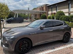 Usata 2017 Maserati Levante SUV | 45.000 € (Molto cara)