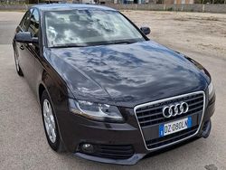Nero Usata 2010 Audi A4 Tre volumi | 8500 € (Buon prezzo)