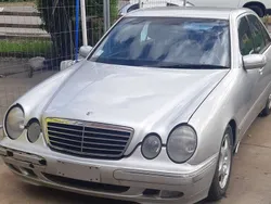 Argento Usata 2000 Mercedes E240 Avantgarde Tre volumi | 5500 €