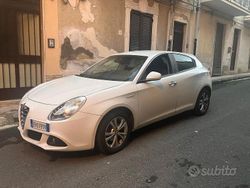 Bianco Usata 2011 Alfa Romeo Giulietta Progression Tre volumi | 5450 € (Buon prezzo)